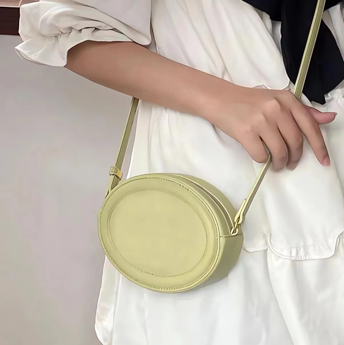 Leather Designer Female Crossbody Bags and Chain Handbags,Women's Purses Quilted Shoulder Round Satchel Bags