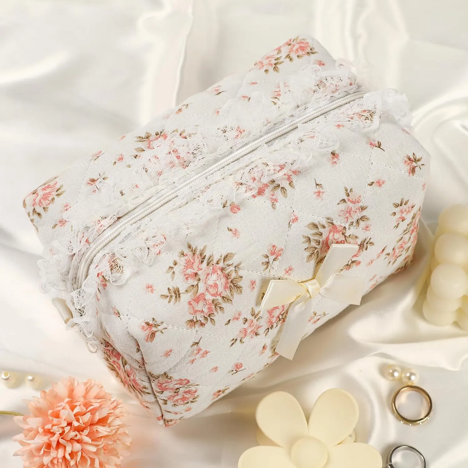 Quilted Makeup Bag Small Cotton Floral Cosmetic Makeup Bag Organizer, Aesthetic Portable Pouch Purse Toiletry Bag for Women Girls