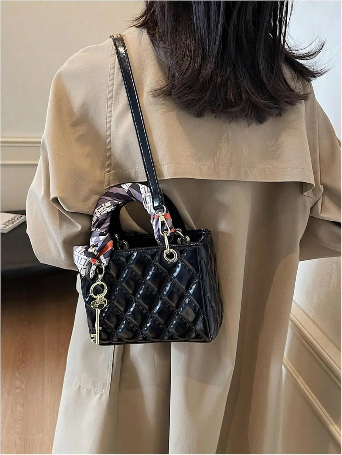QWINEE Women's Retro Vintage Double Handle Handbag Zipper Geo Quilted Small Crossbody Bags